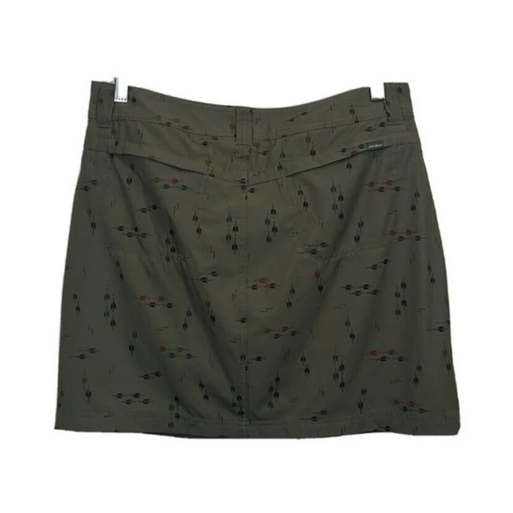 Eddie Bauer Skirt Womens 8 Olive Green Arrow Pattern Hiking Adventurer 2.0 Skort